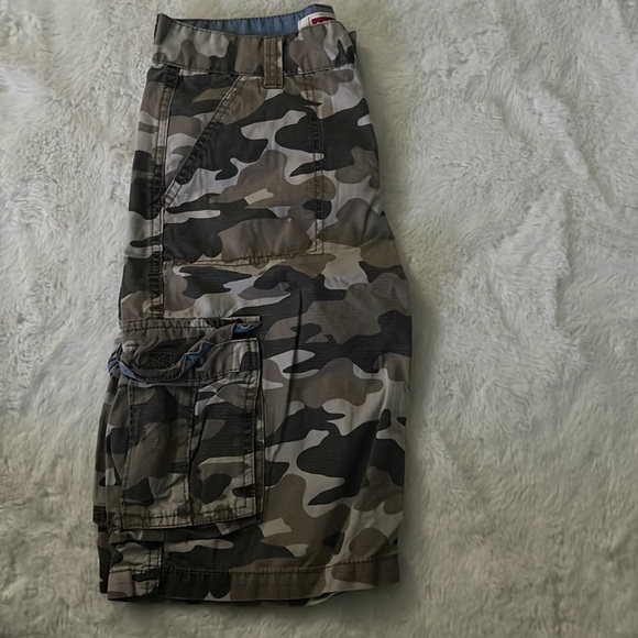 Levi’s Short - Picture 3 of 7